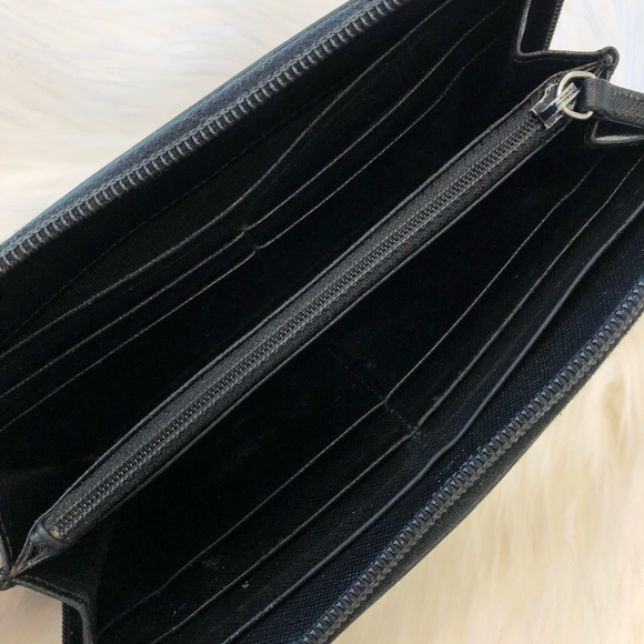 Prada Black Wallet - Picture 7 of 8